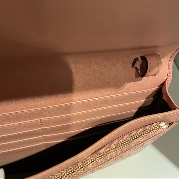 SOLD Gucci Pink Guccissima Crossbody Bag - Picture 3 of 5